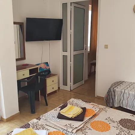 Хотел семеен метеора 2*